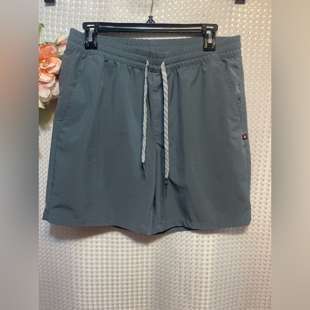 Quiksilver Men’s Gray Board Shorts Swim Trunks Size M Elastic Waist Drawstring